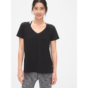 GapFit Breathe V-neck t-shirt True Black Large NWT